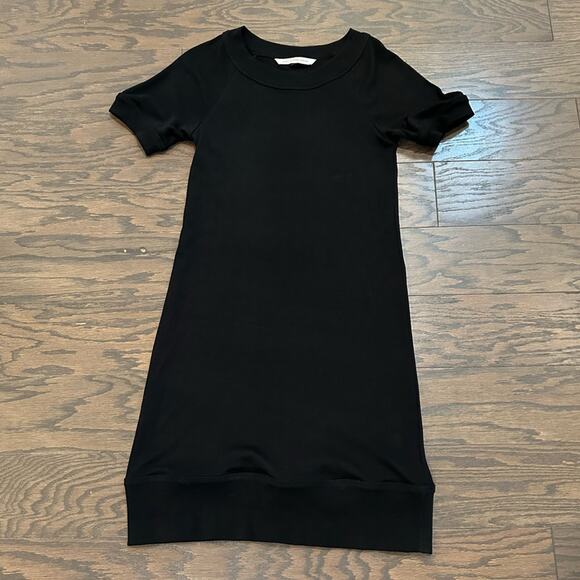 Diane Von Furstenberg Dresses & Skirts - Diane von Furstenberg Light Weight Ceili Black Wool Short Sleeve Dress Size 6